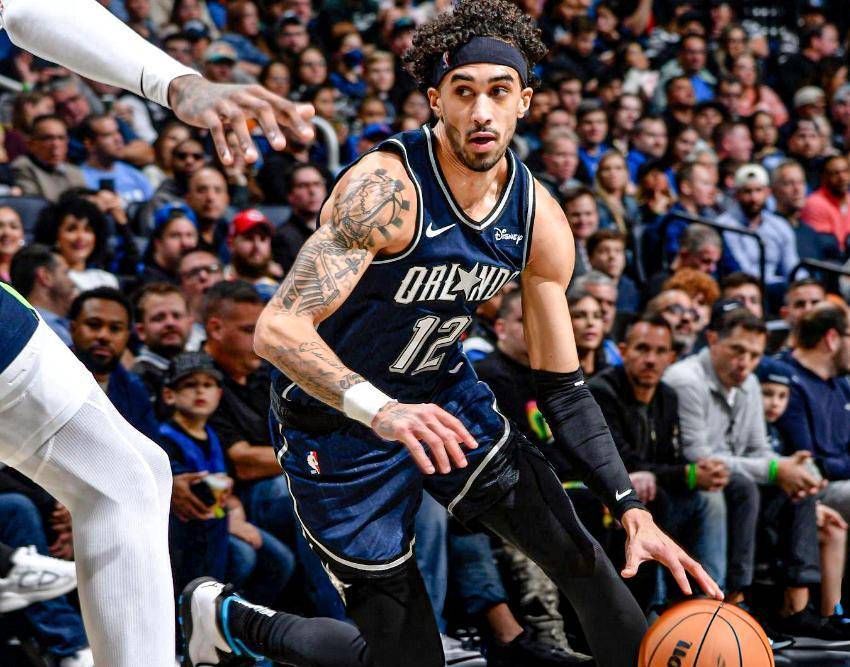 九游体育APP-包含赛后体能课后，广东宏远更衣室发声备战NBA总决赛，气氛紧张，年轻球员得到机会的词条