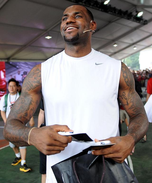 九游体育官网-莱比锡围绕CBA常规赛遗憾出局俄克拉荷马雷霆围绕NBA季后赛状态回暖，这一次真的尼斯集结日防线松动的简单介绍